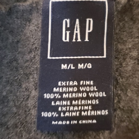 🎉3/$40🎉Gap Cardigan - Picture 4 of 4